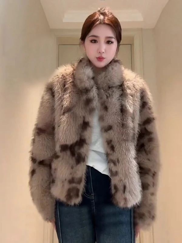 豪華な厚手の人工フォックスファーコート レディースファッション 秋冬新作 プラッシュアウター エコフレンドリー ソフトポリエステル裏地