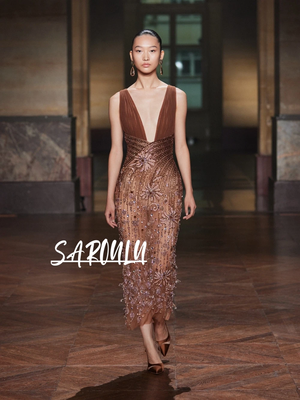 

Luxe Bronze Beaded Deep V Neck Sleeveless Bodycon Midi Evening Dress Sheer Rhinestone Embellished Formal Prom Wedding Guest Gown