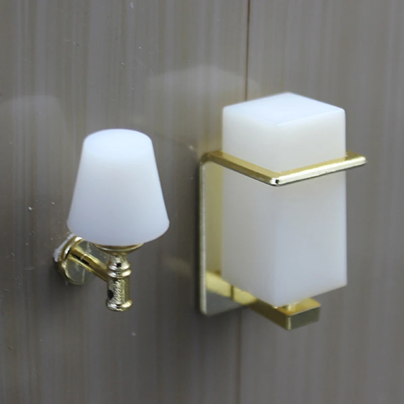 1Pc 1:12 Lampade da parete in miniatura per casa delle bambole Modello di luce a LED Giocattolo Mobili per casa delle bambole Accessori per la decorazione della casa (senza batteria)