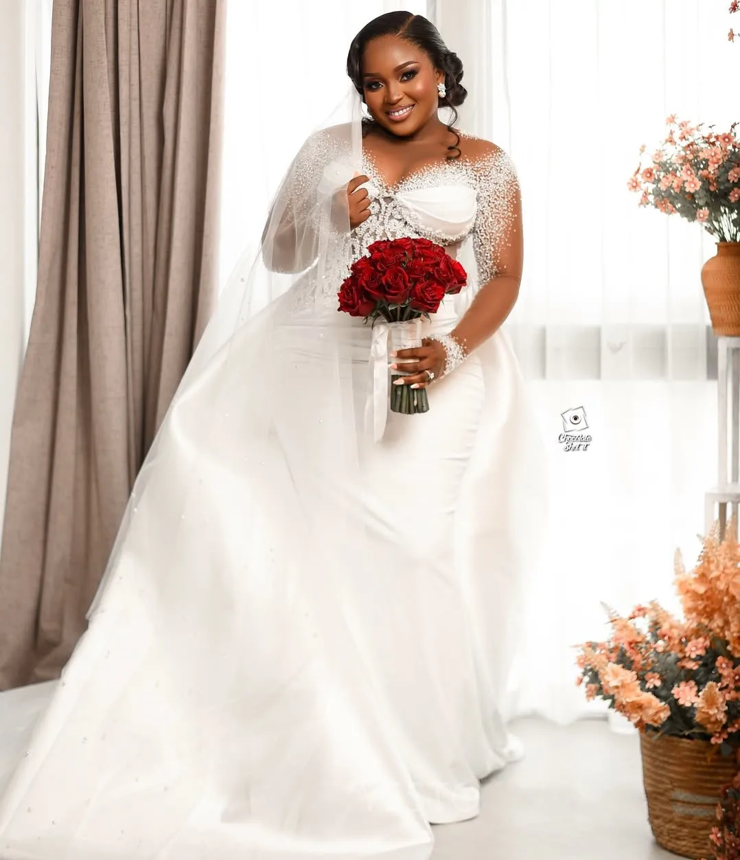 2023 Luxus Meerjungfrau Hochzeit Kleid Sheer Neck Perlen Illusion Lange Ärmel Prinzessin Braut Braut Kleider Afrikanische Vestido De Noiva