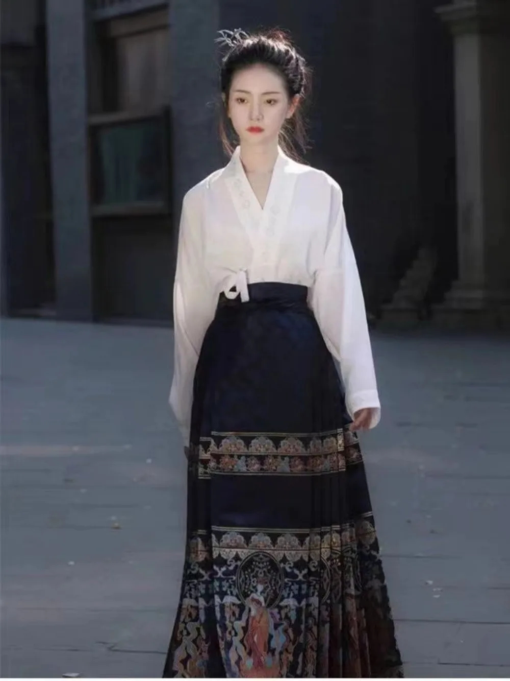 Ming Dynasty Hanfu Horse Face Skirt Women Pleated Chinese Traditional Modern Style Hanfu Skirt Red Blue Purple Black Daily Suit