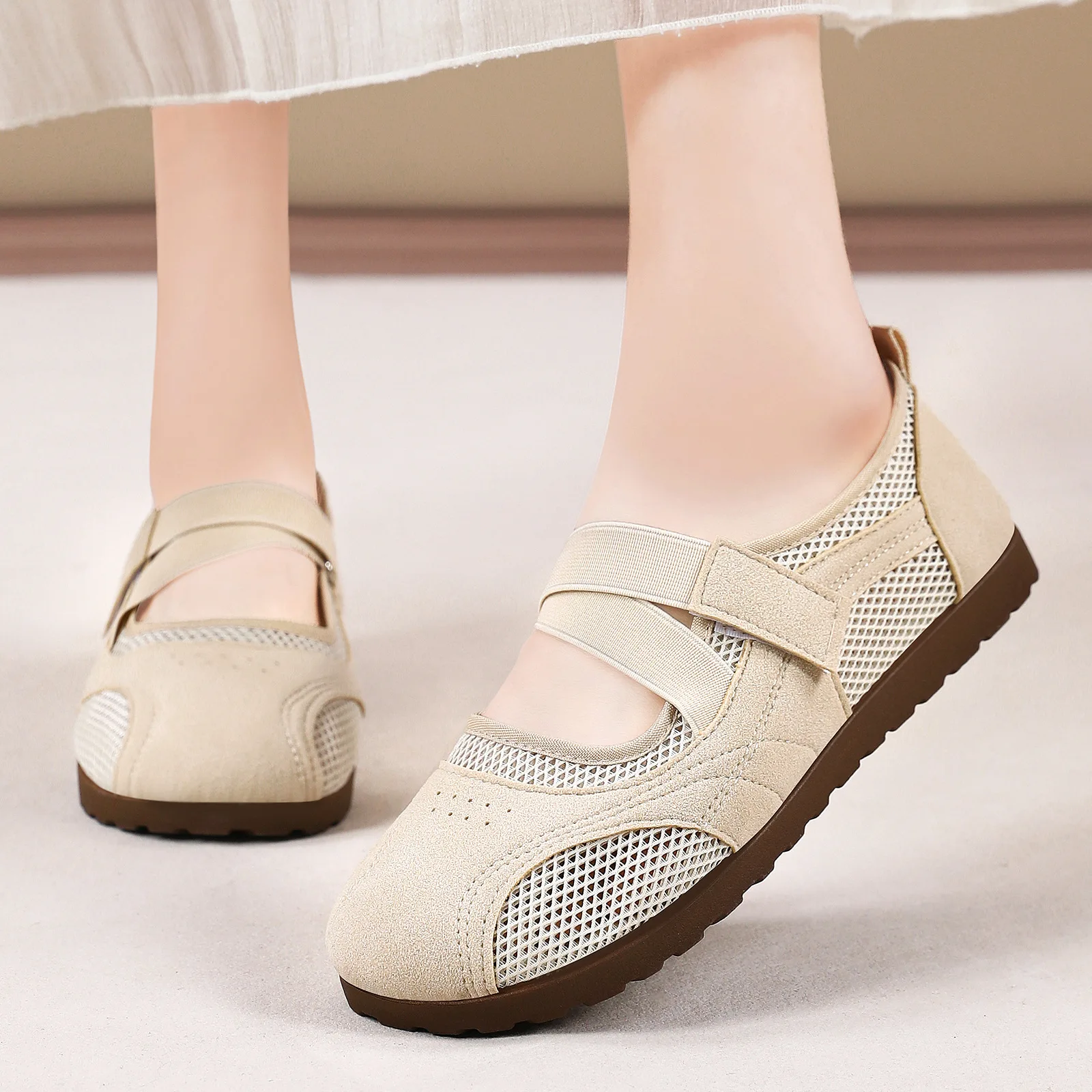 New sports thin soled women's shoes versatile casual shoes breathable hollow mesh shoes