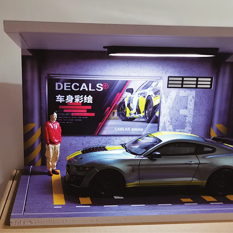 Diorama-Garagen-Vitrine im Maßstab 1:18, LED-Licht-Simulations-Parkplatz-Szenenmodell, staubdichte Ausstellungsbox für die Sammlung von Druckgussautos – Detail 16