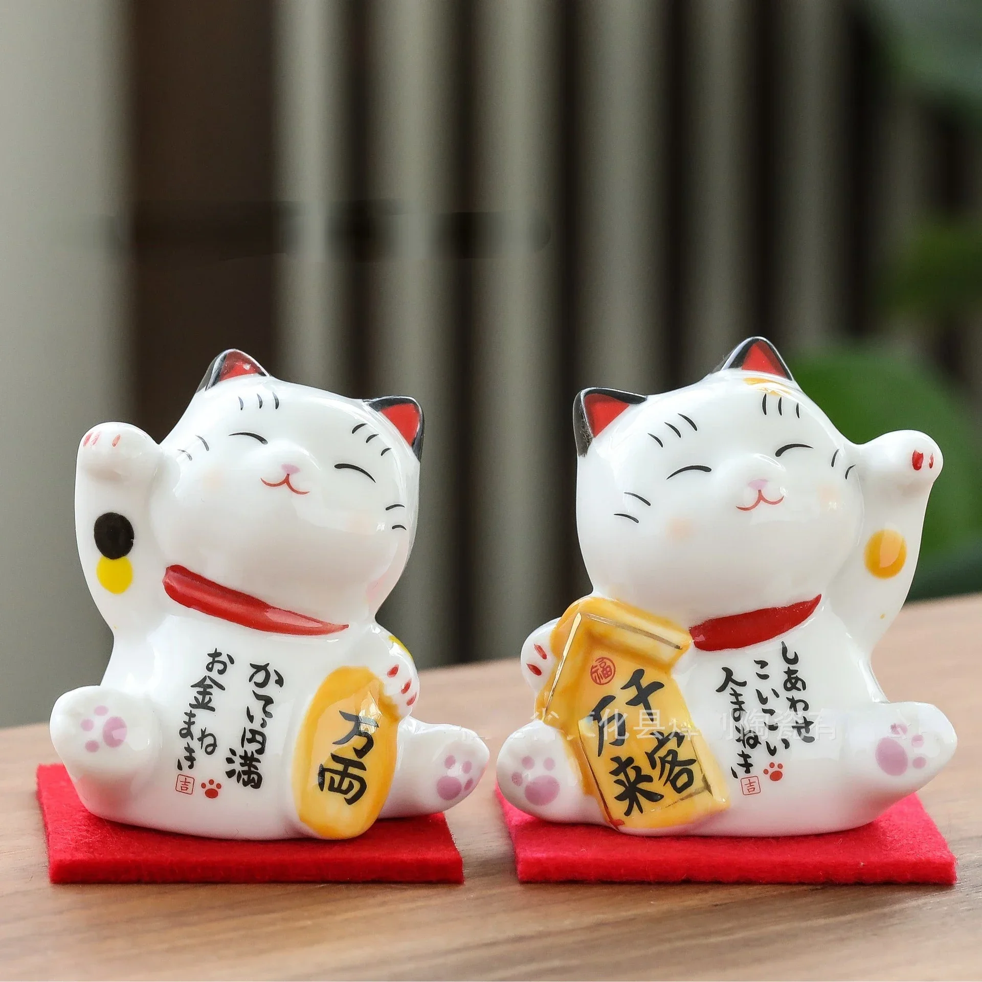 

2pc/Set Kawaii Lucky Cat Of Ceramic Japan Cartoon Animal Model Miniatures Decorative Fortune Cat Desktop Ornament 2025 New