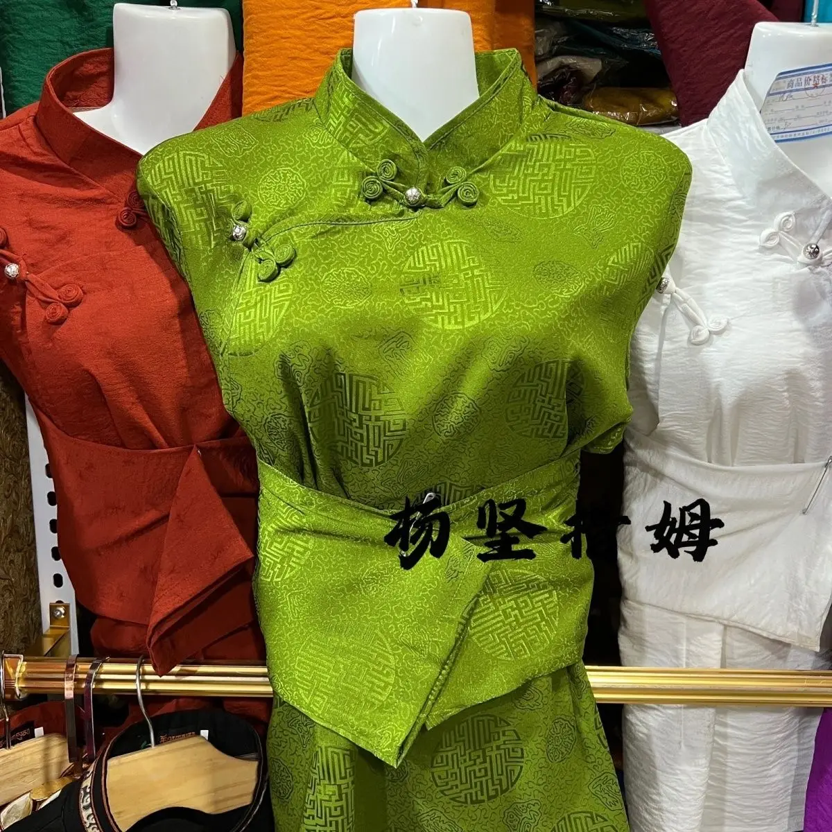 Damska nowa koszula z tibetskim motywem, uniwersalna, z kwasu octowego, w jednolitym kolorze.