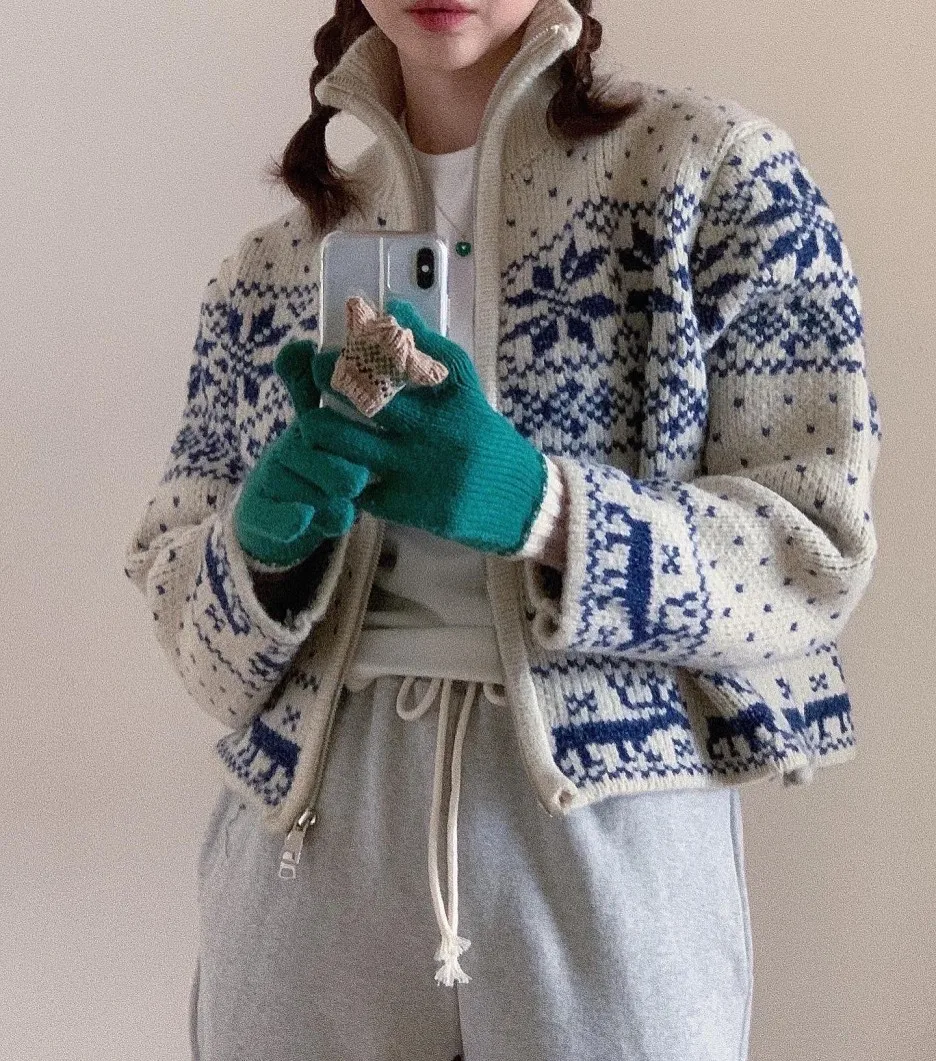 Moda coreana maglione Cardigan abbigliamento donna autunno inverno fiocco di neve modello corto colletto in piedi cerniera calda giacca di natale