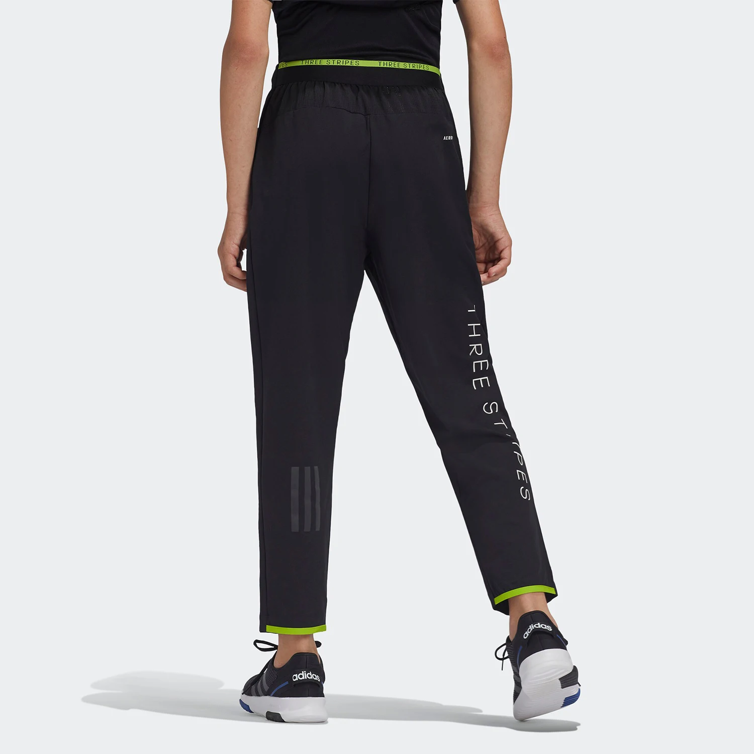 Oryginalne, sezonowe, męskie spodnie sportowe Adidas GD9186