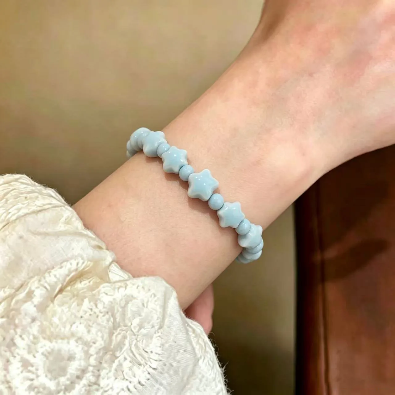 Sweet Star Ceramic Bead Elastic Bracelet - Round Spacer Beads Elastic Wrist Ornament for Women's Daily and Date Wear