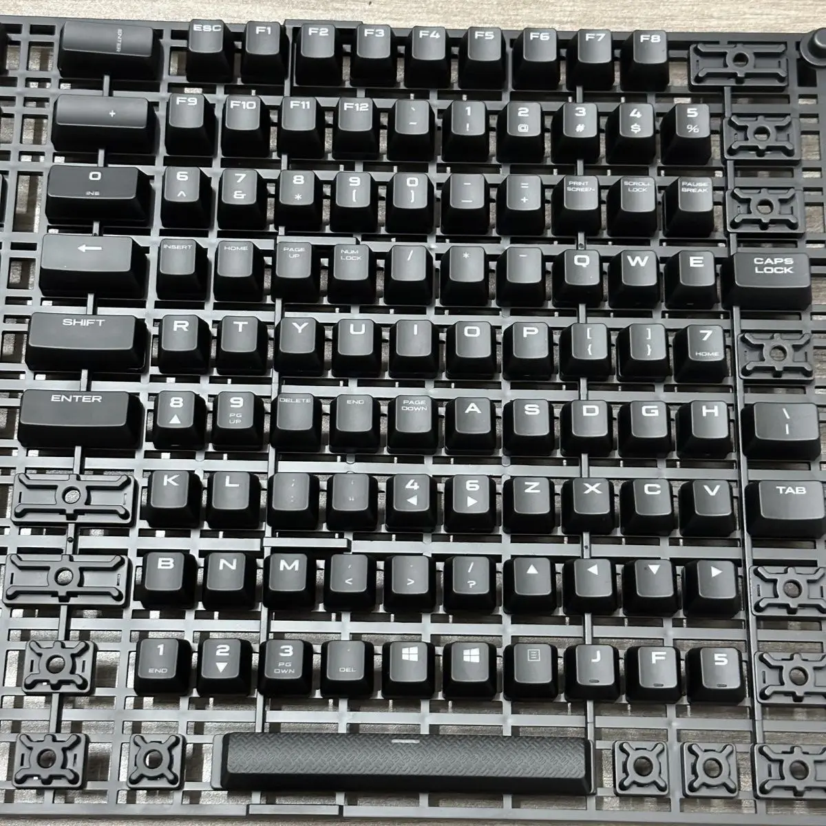 Transparent 104 key original full set keycaps suitable for Corsair K70/K68/RGB/K95/LUX mechanical gaming keyboard