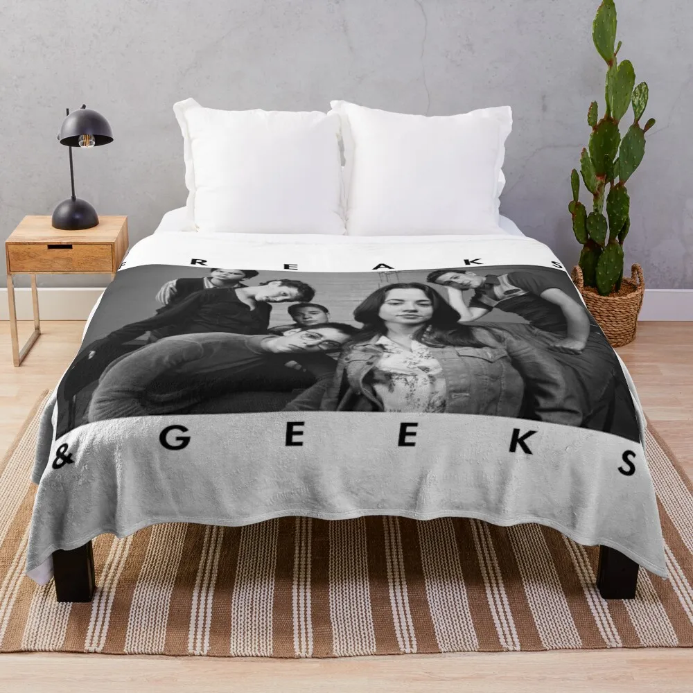 Freaks and Geeks - Retro Throw Blanket Luxury Thicken Cute Plaid Large Decorative Sofas Blankets