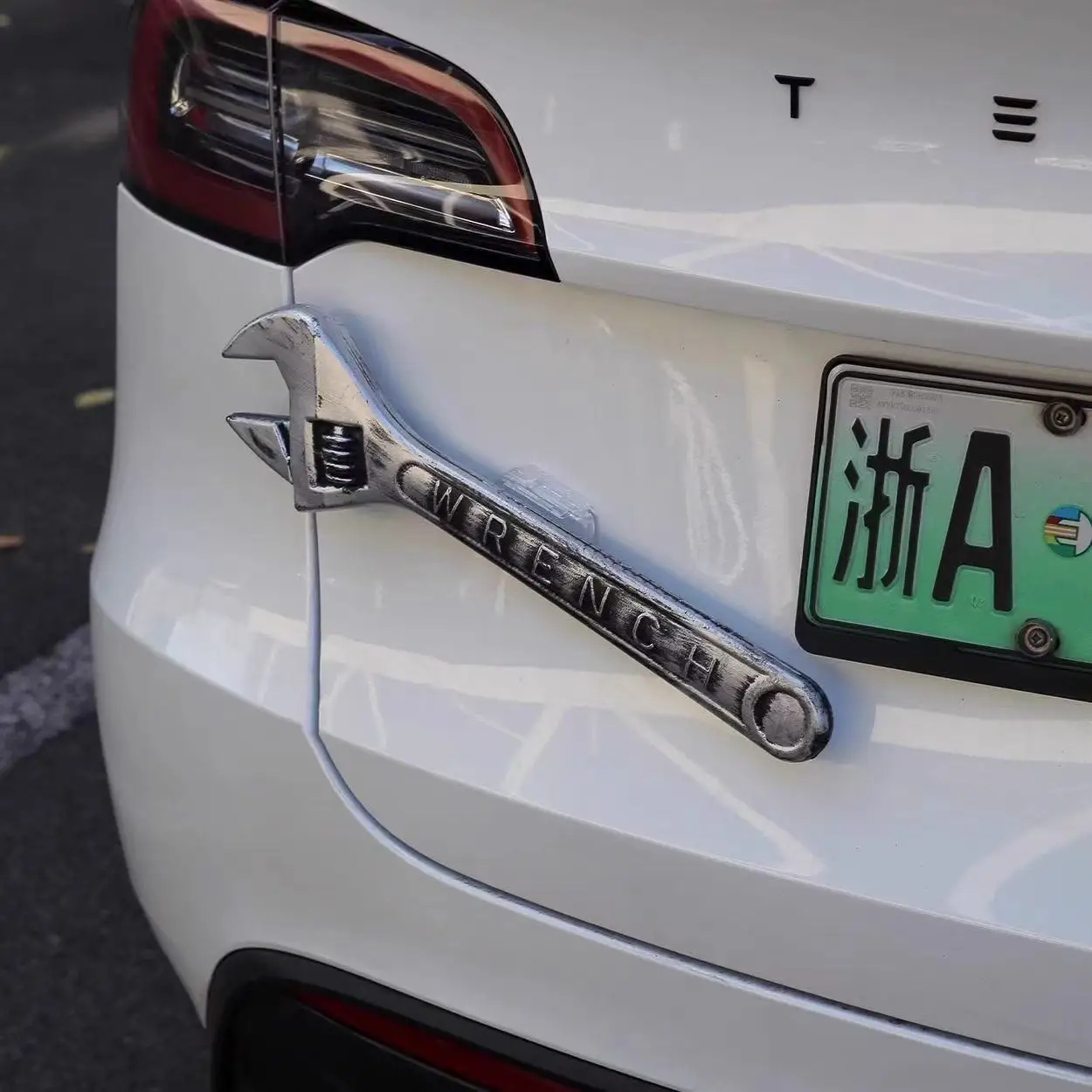 Russian Car Tail Doll Couple's Car Body Electric Car Funny Frog Car External Accessories with Buckle Gift