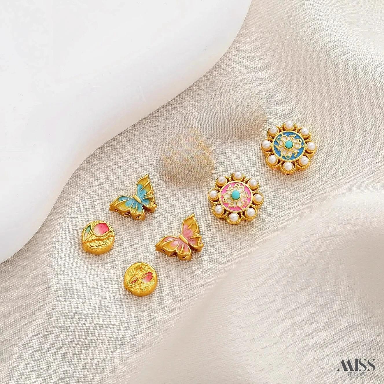 18K Matte Gold Oil Dripping Butterfly Sand Gold Compass Brushed Clover Tulip Spacer Beads DIY Bracelet Jewelry Findings