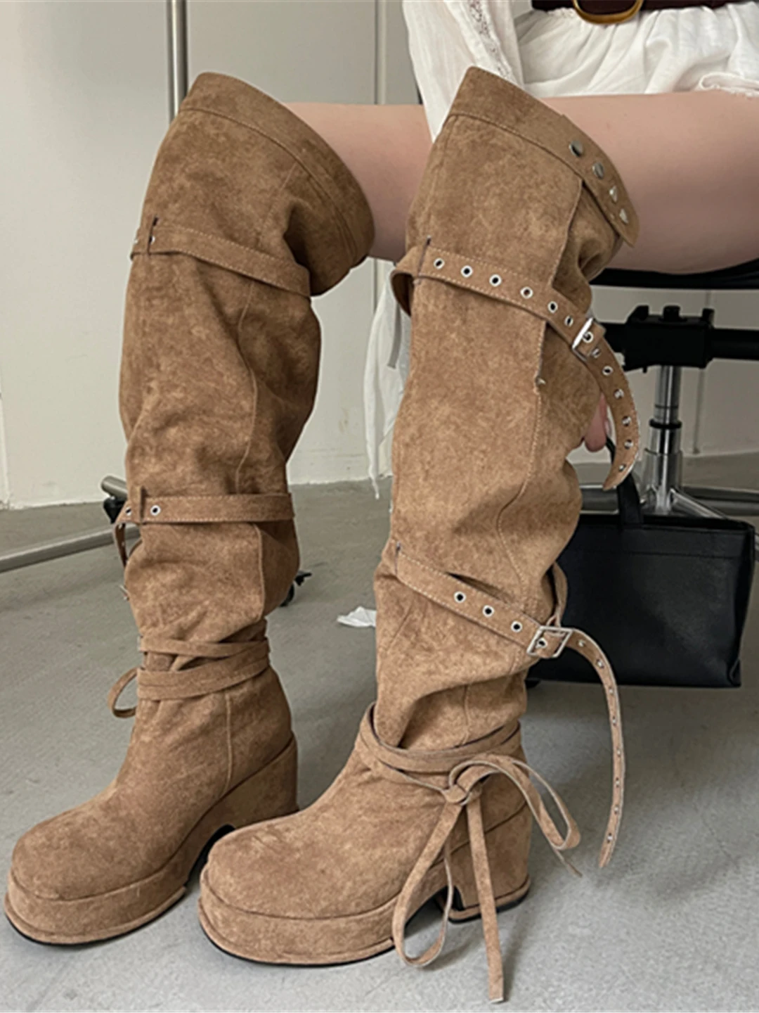 2026 New Korean Style Western Cowboy Boots Women's High Heels Knee-High Belt Buckle Boots Fashionable Waterproof Platform