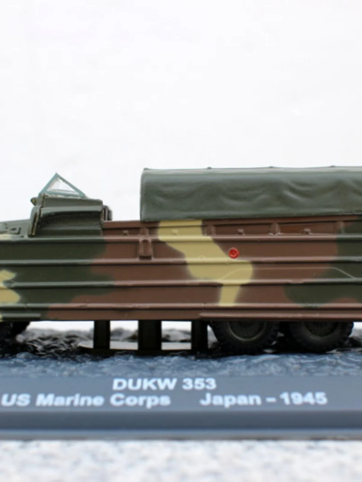 

Military :72 Scale DUKW 353 Amphibious Vehicle 6-Wheel Alloy Simulation Model Collectible Decoration for Ages 14+