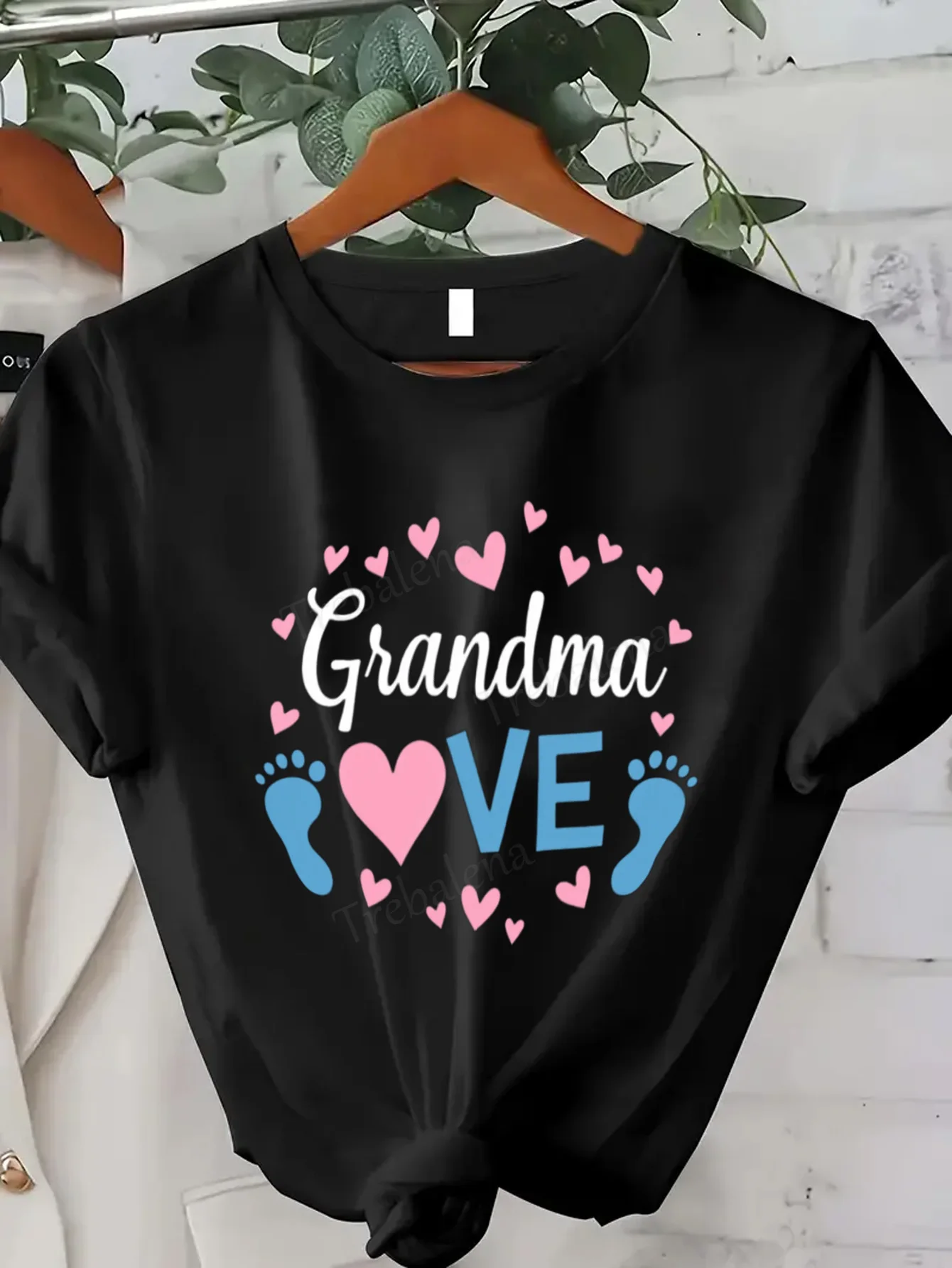 

Women T-shirt Grandma Love T-Shirt - Cute Heart & Footprint Design