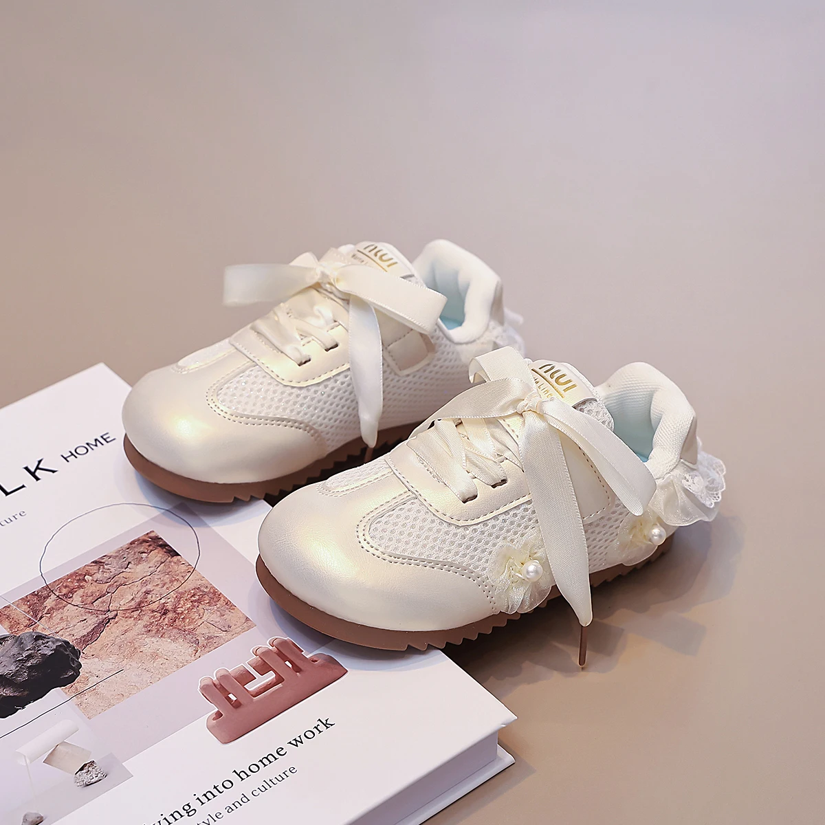 

YUYIN Women's Fashion Casual Sneakers Featuring Sweet Bows and Flowers Breathable Mesh 2026 New Model Soft Soles Comfortable