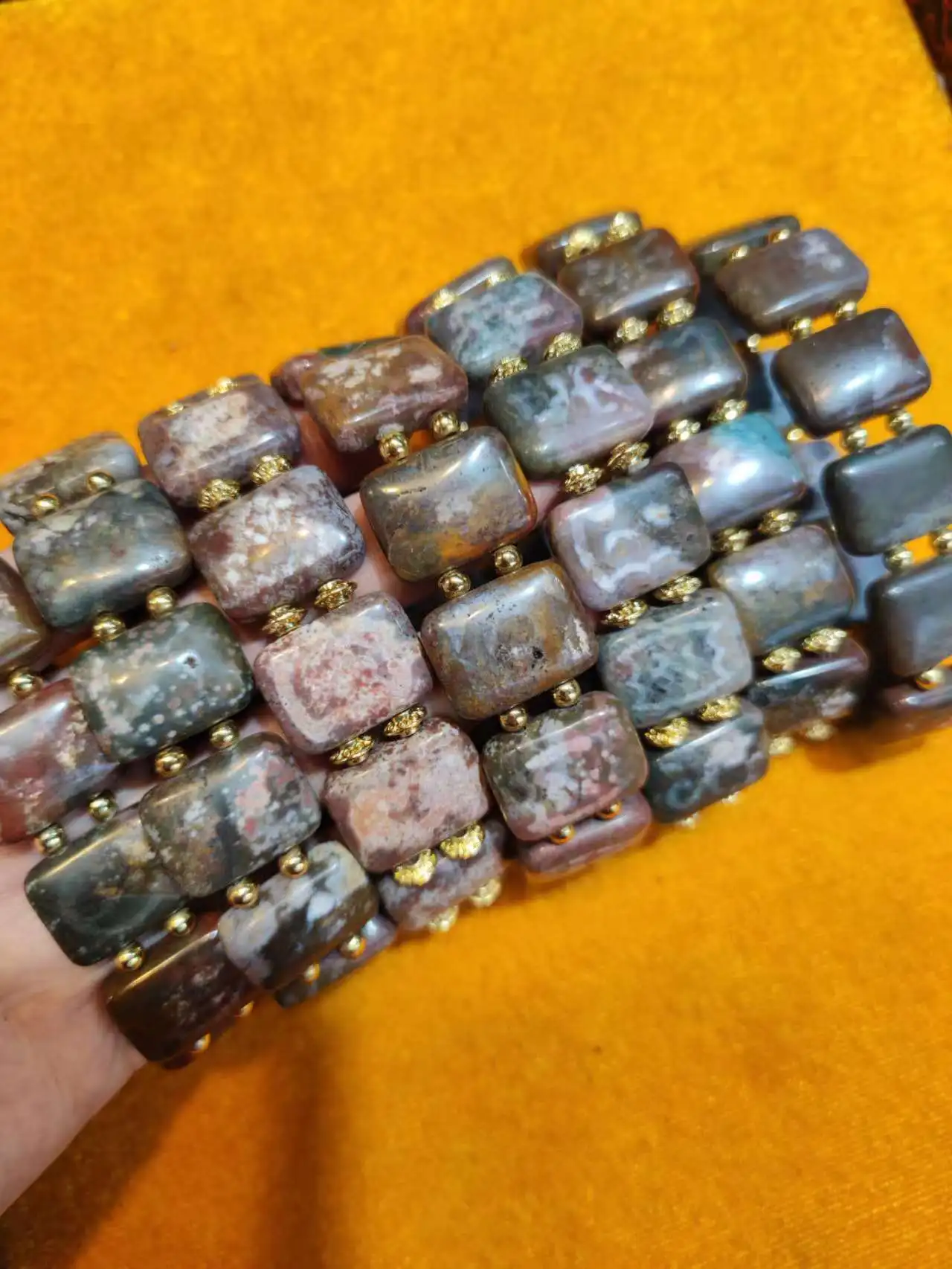 1pcs/lot Natural Old Agate Xiangxiong Dzi Hand Row Special Totems Rough stone Men's and women's styles amulet Ethnic style taki