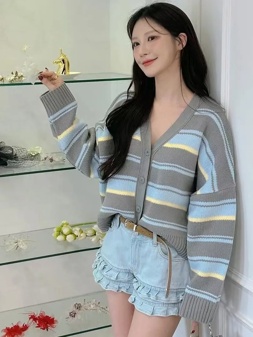 

Шикарный осенний новый винтажный омолаживающий свободный повседневный длинный свитер в полоску с v-образным вырезом, мягкий уютный вязаный свитер, пальто для женщин