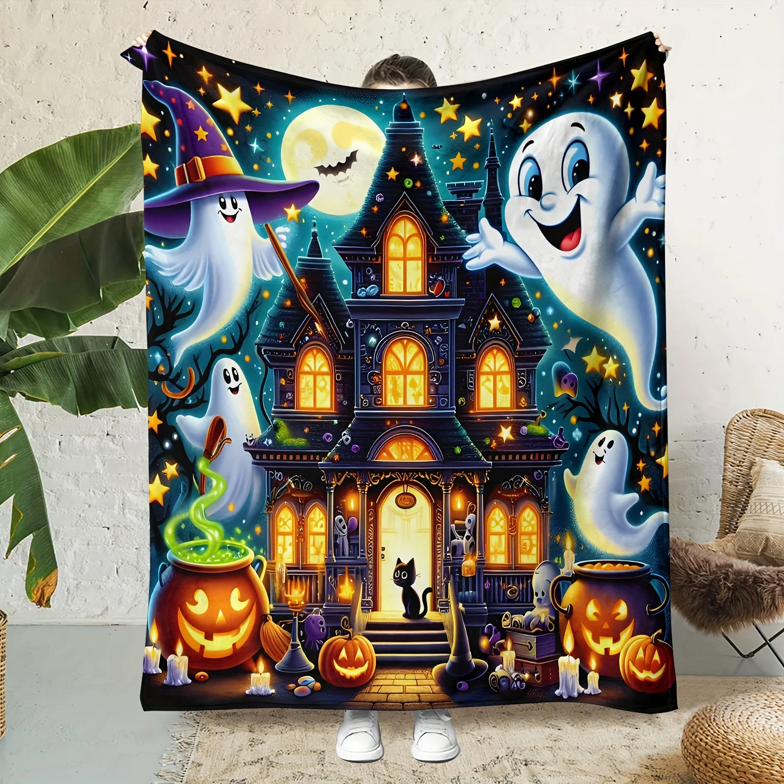 Flannel Halloween Blanket - Cozy, Warm Throw for Couch & Bed, Versatile Design with Spooky Cartoon Print