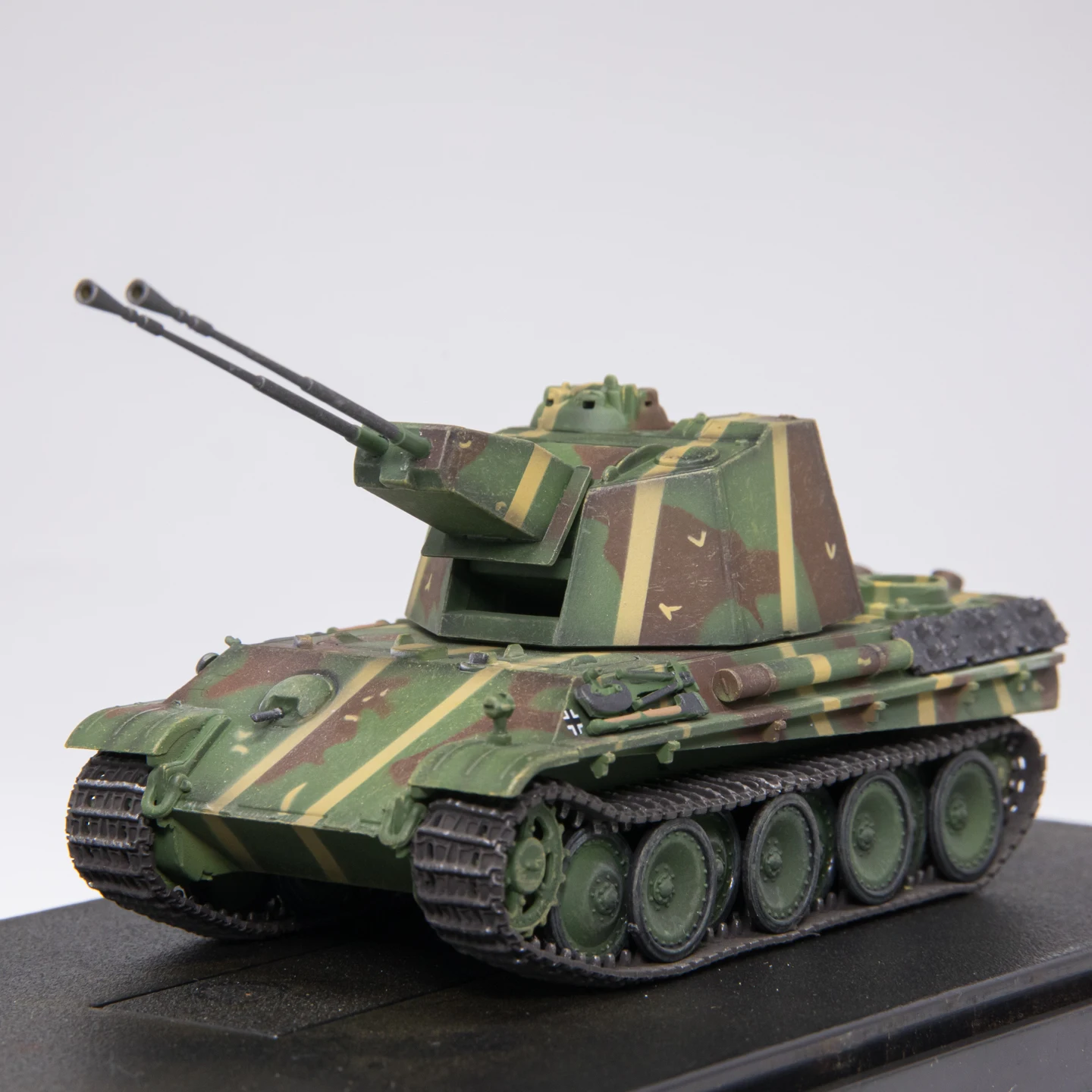 

1:72 Scale Plastic “Zwilling”Leopard Anti-aircraft Gun Tank Model 60593 Militarized Combat Track Type Classic Adult Gift Display