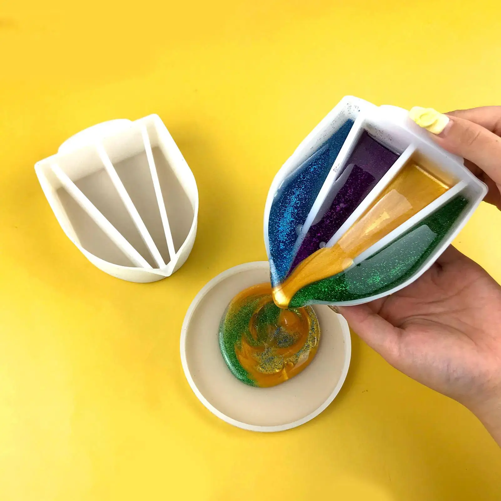 

Split Cup For Paint Pouring Reusable Fluid Art Split Cup Silicone Split Pouring Cup With Dividers For Acrylic Paint Resin