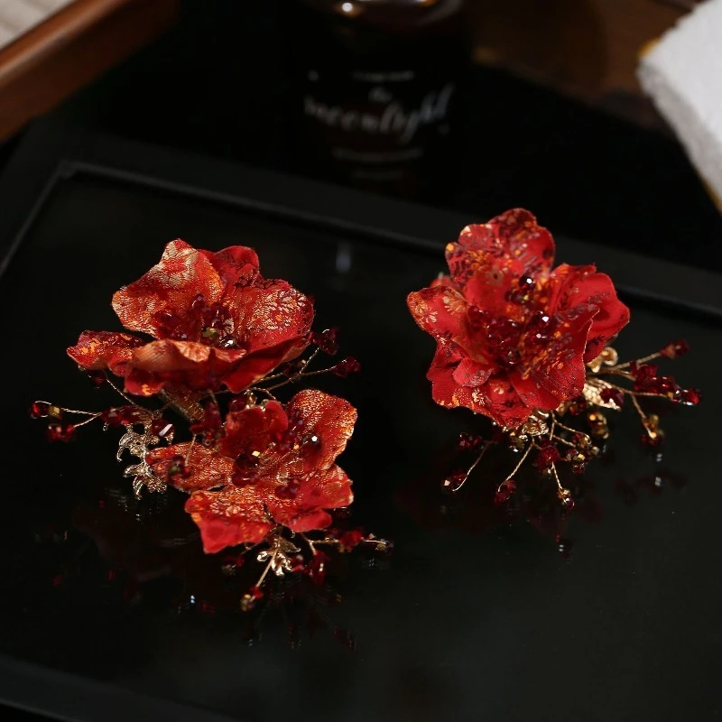 

Atmospheric Chinese Retro Burgundy Flower Hairpin Bridal Headdress Toast Clothes Morning Robe Cheongsam