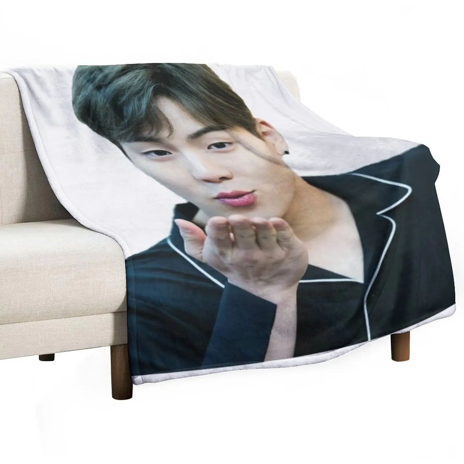 

shownu Throw Blanket Tourist valentine gift ideas Bed covers Thermal Blankets