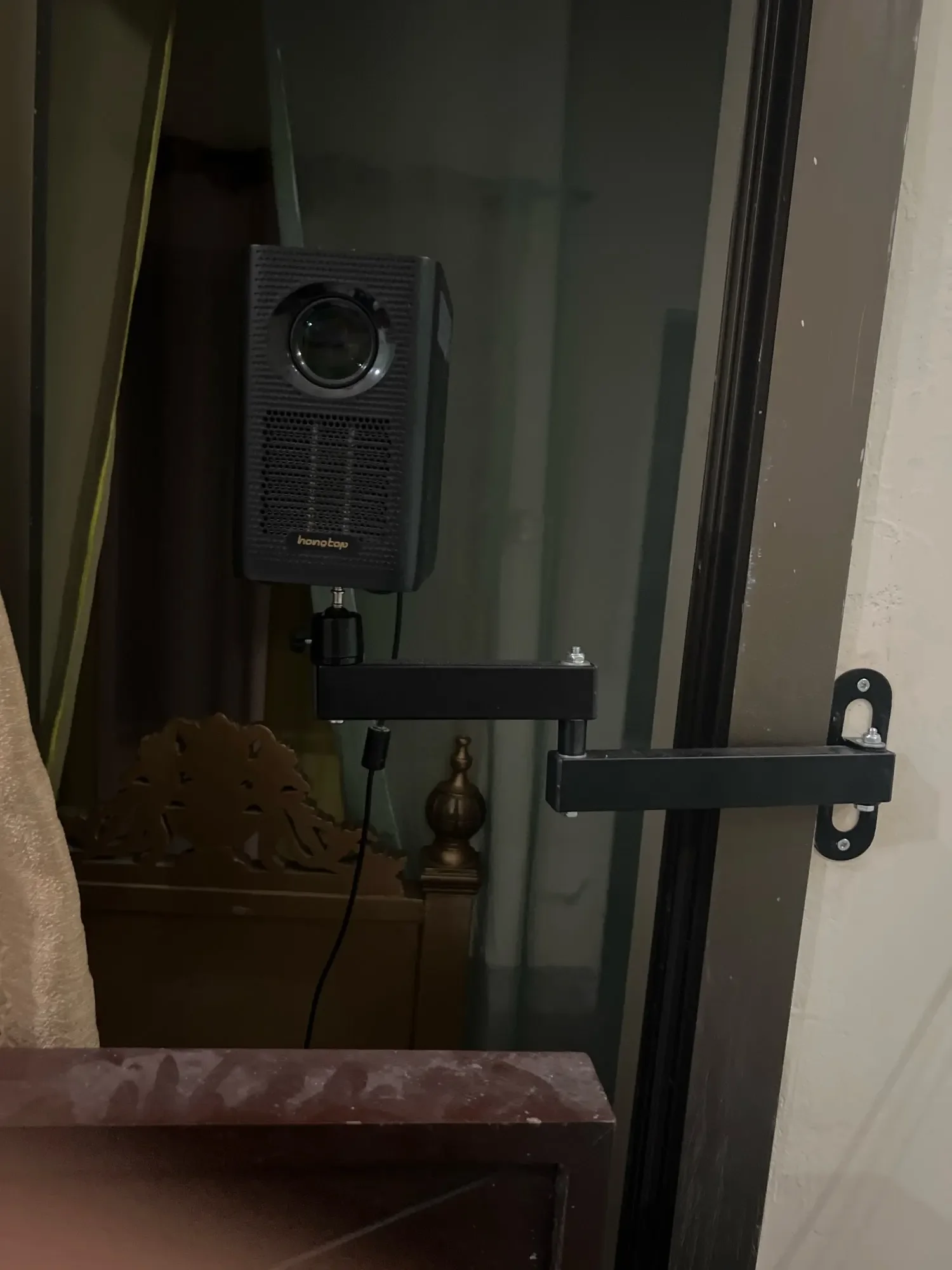 Universelle faltbare Projektor-Wandhalterung aus Aluminiumlegierung, robust, einziehbar, platzsparend, langlebiger Ständer für Zuhause und Hotel – Detail 24