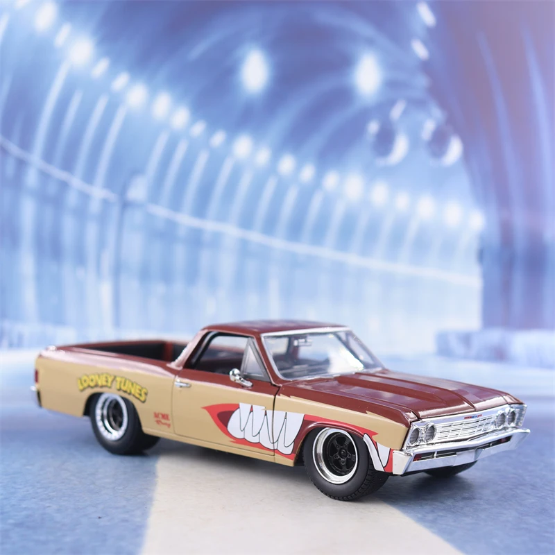 1:24 1967 Chevrolet EL Camino High Simulation Diecast Car Metal Alloy Model Car decoration display collection gifts J344