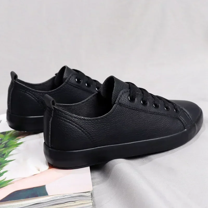 Fashion New Soft Leather Shoe Ladies Lace Up White Black Flats Men Sneaker Moccassin Spring Women Oxford Flat Shoes Tenis 40