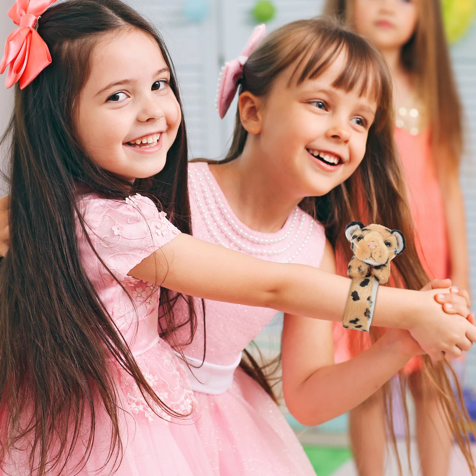 กำไลข้อมือแบบตบลายสัตว์ 1 ชิ้น กำไลตบแบบช้างสำหรับเด็ก สวมใส่สบาย เหมาะสำหรับงานปาร์ตี้ งานธีมป่า งานแฟนซีโรงเรียน