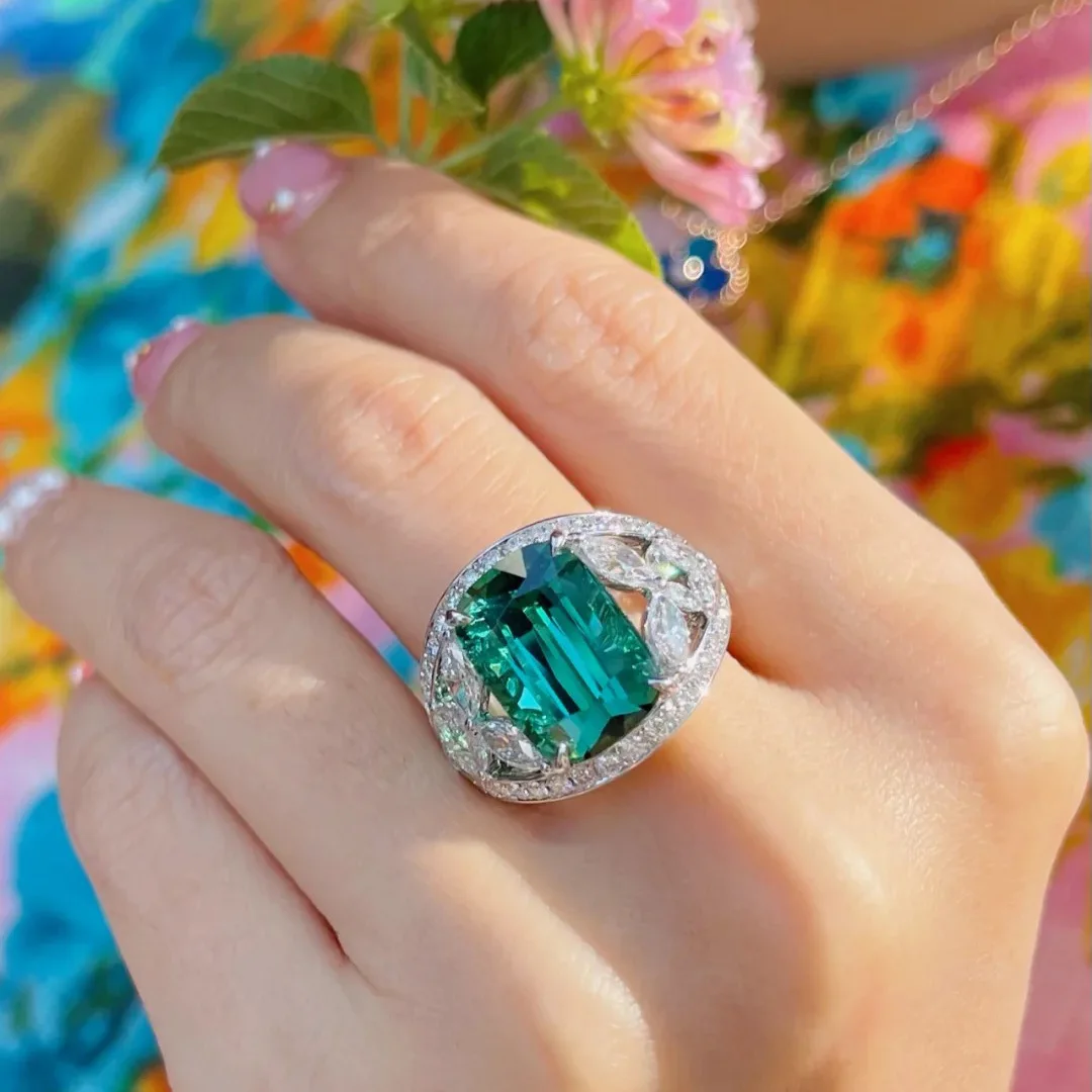 

Creative high-end square rings for women silver 925 sparkling inlay diamonds luxurious green gemstone ring wedding jewelry gift