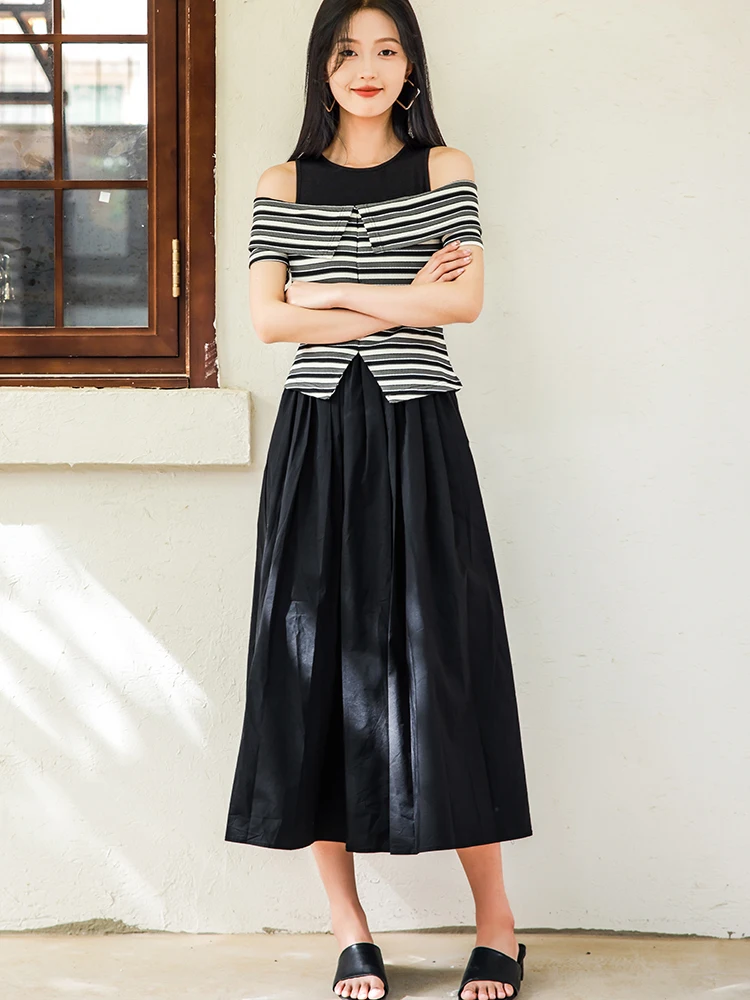 

Комплект Memory's Start Лето 2024: Женский комплект из двух предметов с укороченным топом на одно плечо, коротким рукавом, в стиле пэчворк и модным воротником