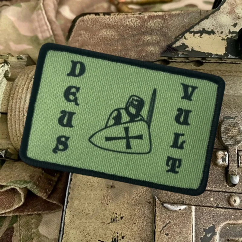 Parche militar Deus Vult estampado – moral táctica con gancho - imagen 4