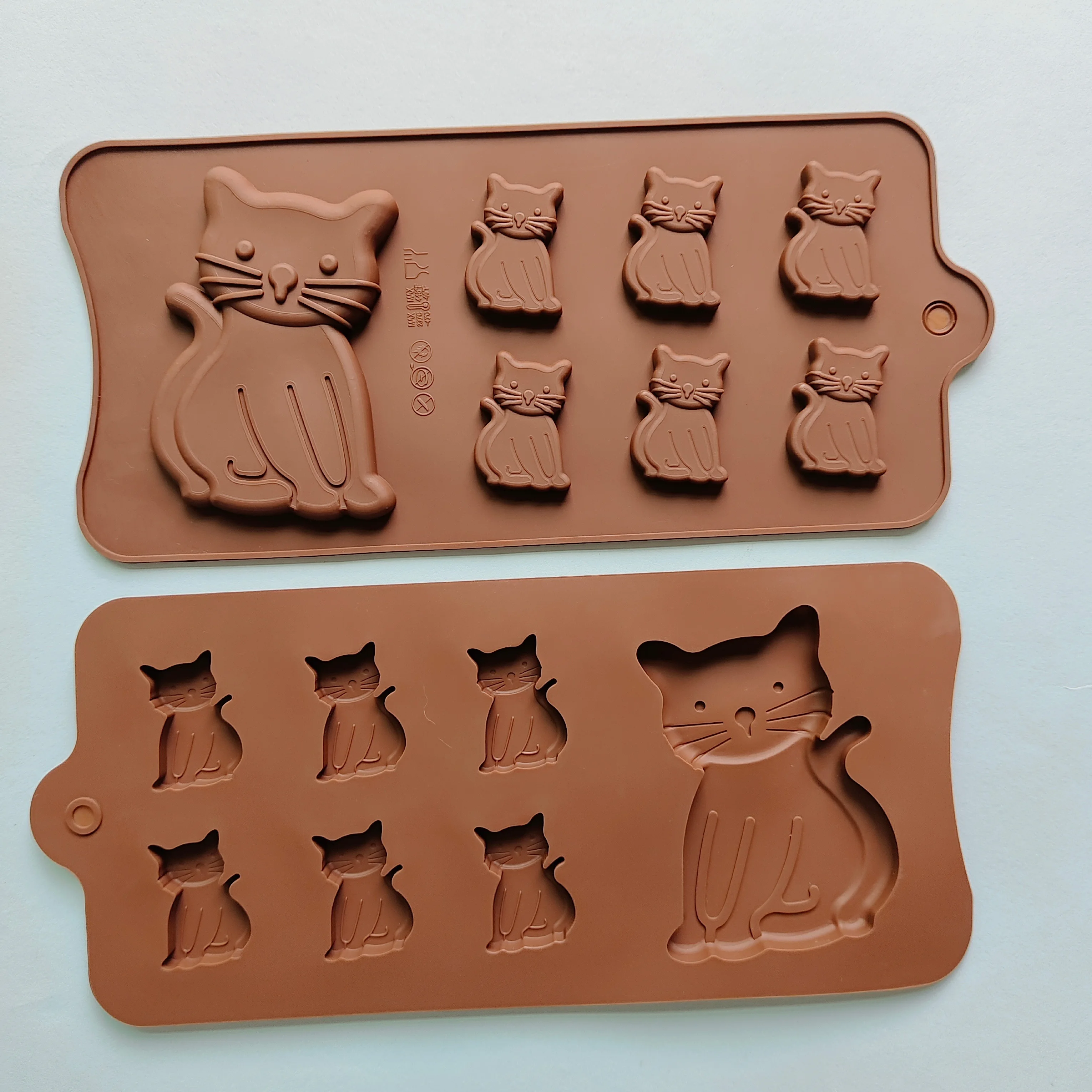 Cute Cat-Shaped Ice Tray - Create Fun Ice Cubes for Whiskey, Chocolate, Pudding & More!