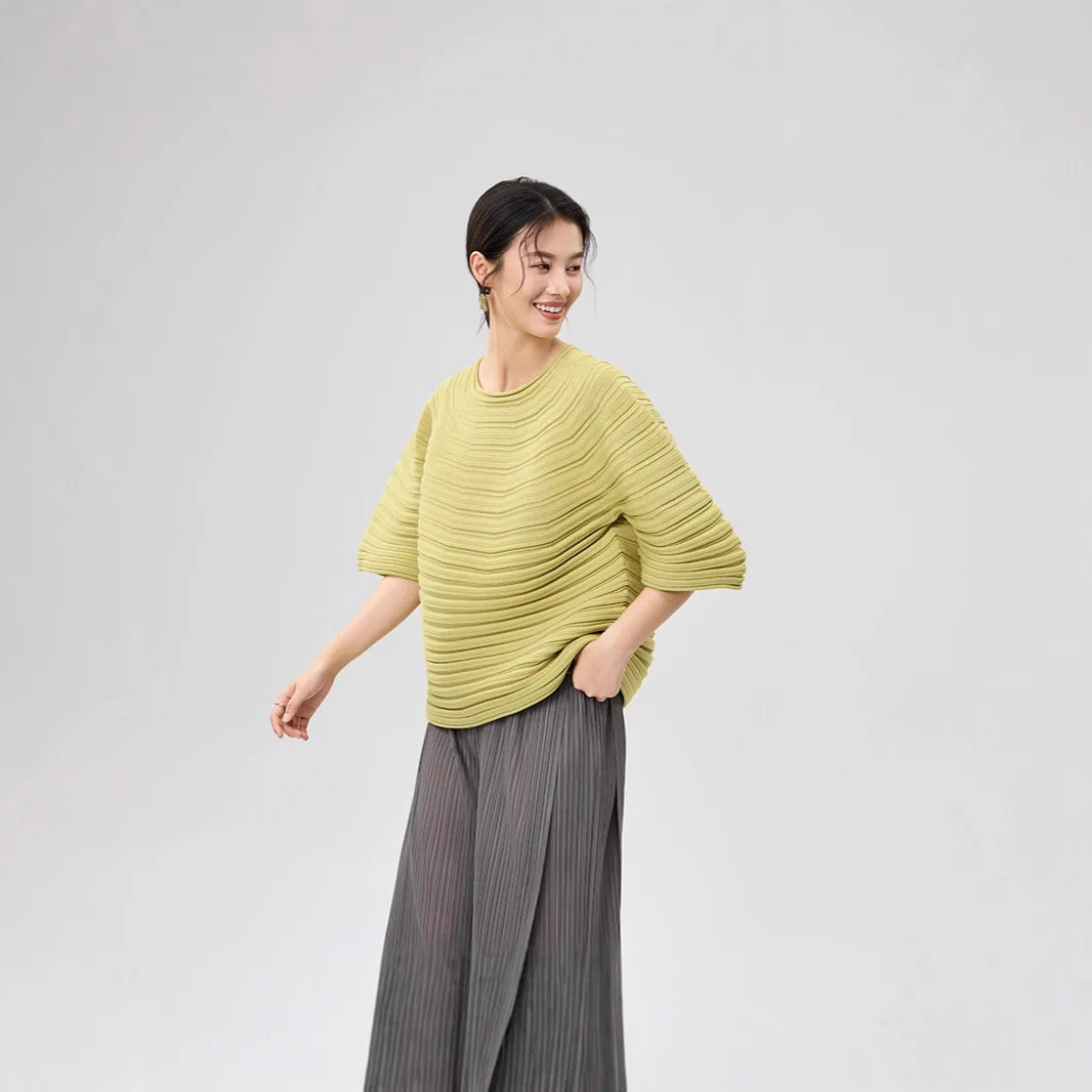 Casual Textured-effect Fresh Round-neck Short-sleeved T-shirt for Women New Arrival Mushroom-coloured Knitted Top Fashion Blouse