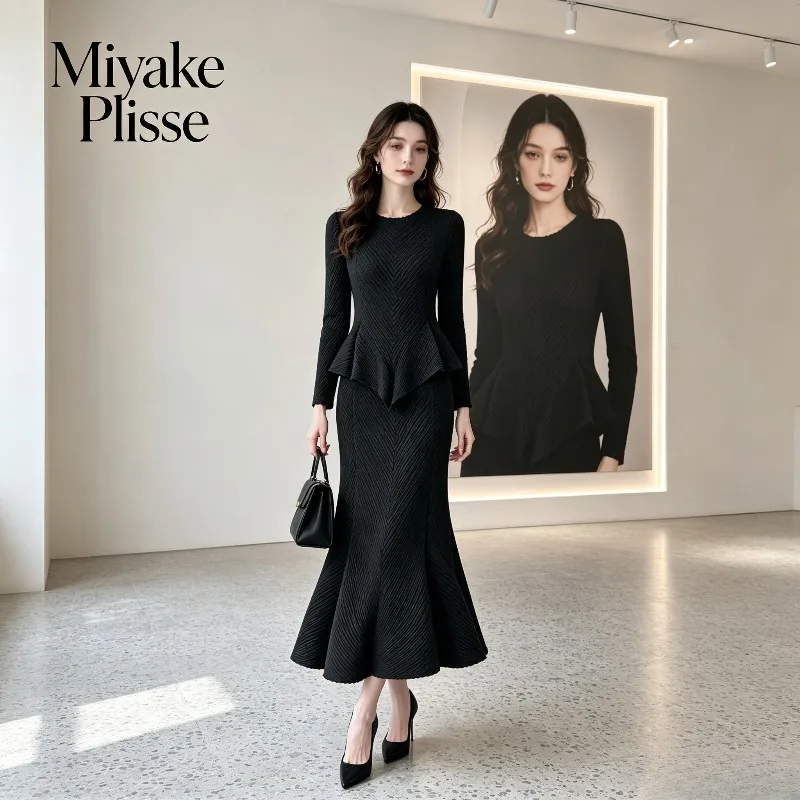Miyake Pleated 2026 Autumn New Solid Color Pleated Fake Two-Piece Casual Slim Elegant Fashion Round Neck Comfortable Dress Pleat