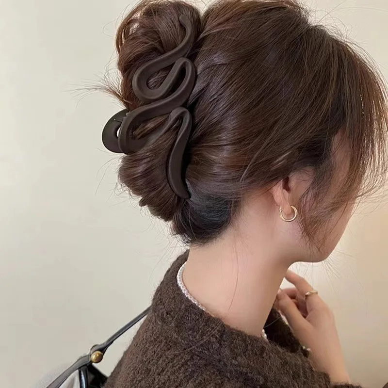 New Frosted Wavy Hair Clip, High-end Large Hair Clip for Women, Hairpin for Back of Head, Shark Clip, Hair Accessory. image 3