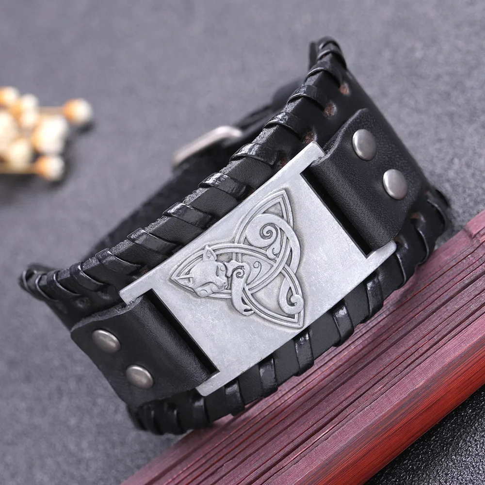 Trendy Totem Design Odin Triangle Fox Bracelet Men\'s Bracelet Fashion Leather Animal Viking Accessories Party Jewelry Wholesale