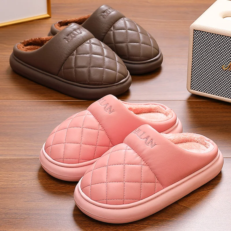شباشب قطنية نسائية شتوية جديدة حقيبة منزلية داخلية مع نعل سميك مضاد للانزلاق أحذية قطنية للارتداء في الهواء الطلق