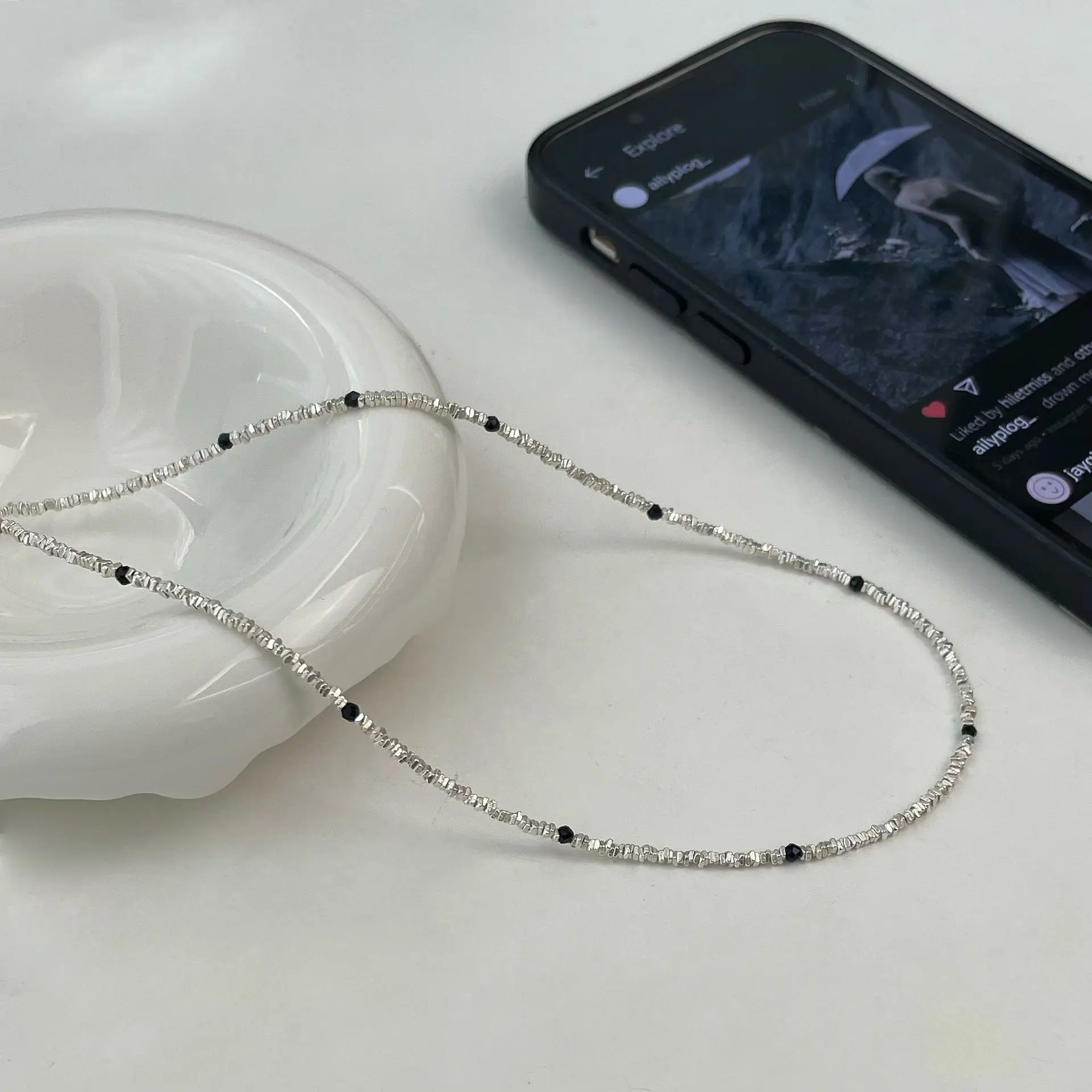 

Серебряное колье из стерлингового серебра 925 пробы в стиле IU с фрагментированными серебряными бусинами, нишевый дизайн, в стиле Ins, уникальная и модная цепочка на ключицу.