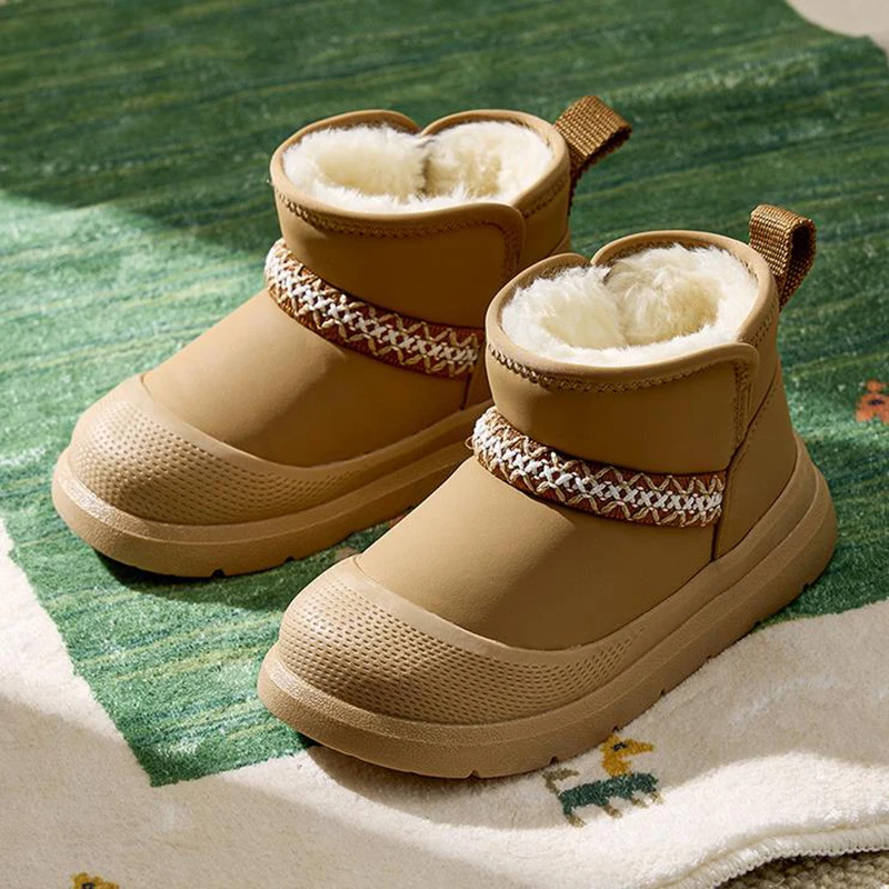 

New Children's Snow Boots Winter Boys and Girls Plus Velvet Booties Baby Padded Warm Cotton Shoes.
