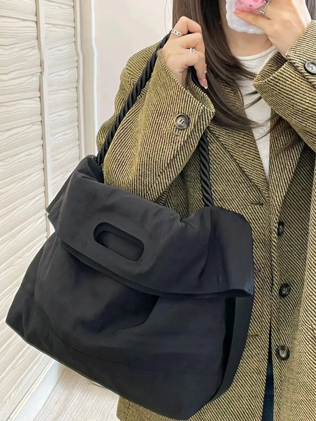 2023 New Fashionable Canvas Shoulder Bag for Women Ideal for Casual Shopping and Fitness In Black Color Handbag Large Capacity