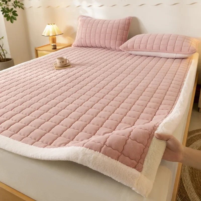 Winter Thicken Plush Mattress Toppers Queen Bed Cover Bed Sheet Dormitory Bedspread Non-slip Mattress Cover Thin Fold Tatami Mat