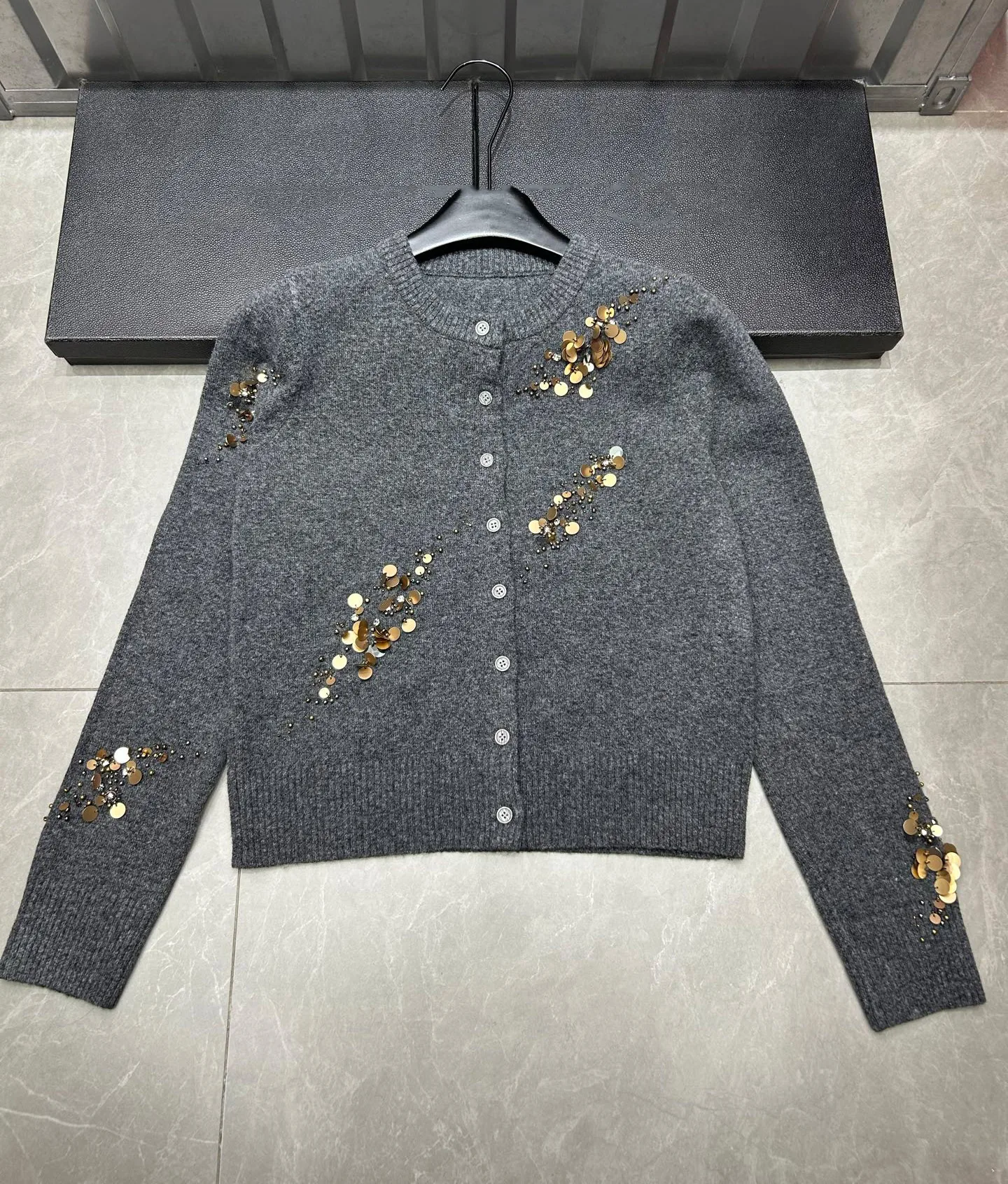 

Женский серый шерстяной кардиган с круглым вырезом и блестками, винтажный модный трикотаж с длинными рукавами, кашемировый свитер, куртка F411