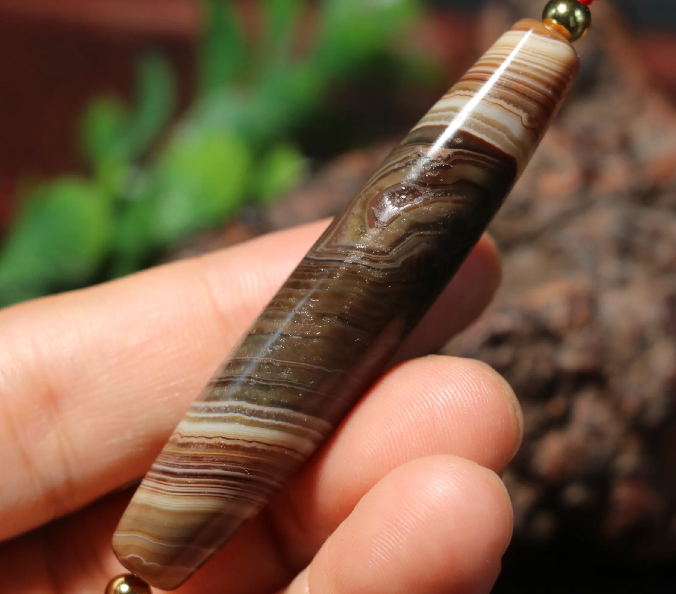 Collectible LKbrother Sauces Energy Tibetan Old Agate Natural Silkworm Stripe Crystallize Hole Long dZi Bead UPD0722A85R3