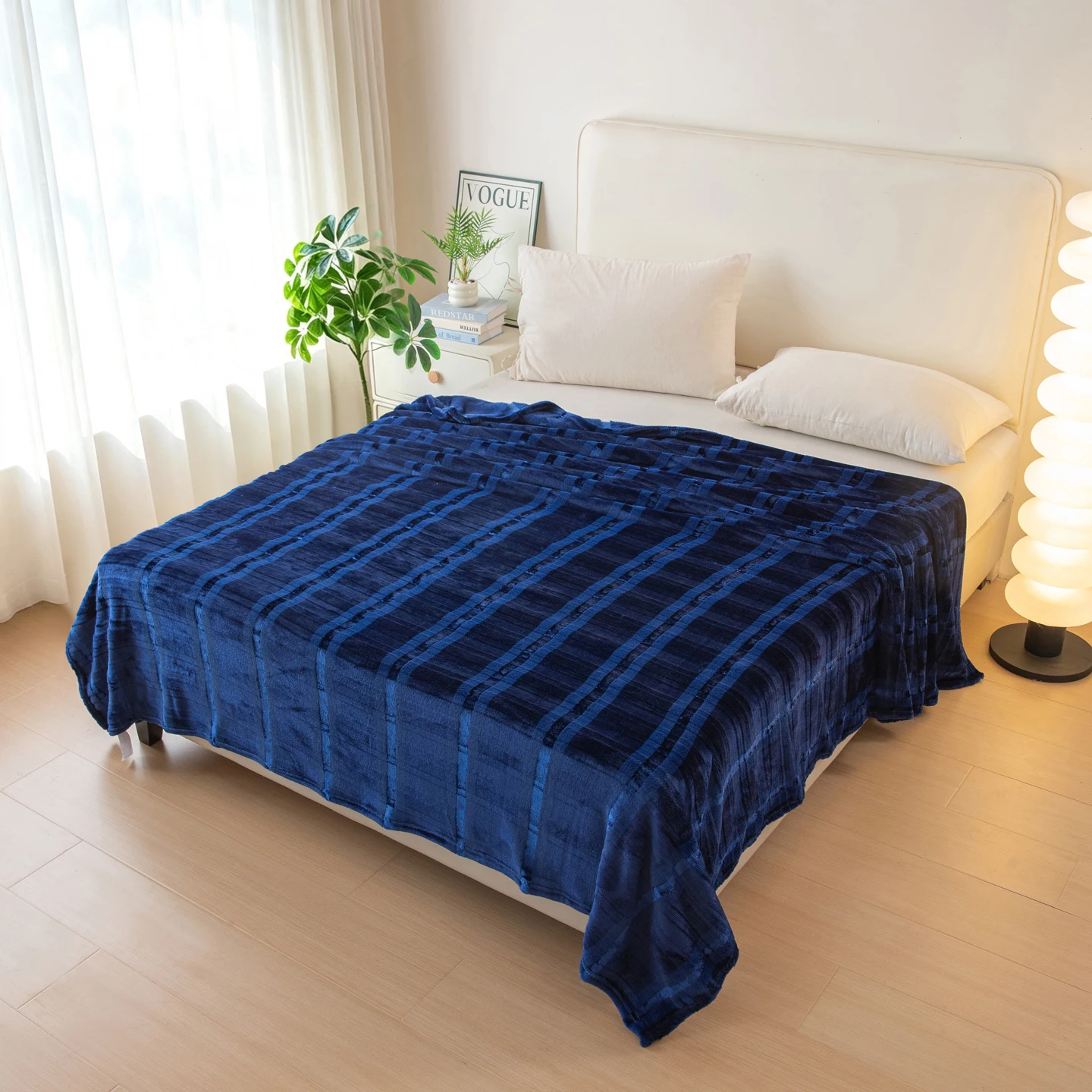 New Fashion Subtle Jacquard Blanket, Thickened Bed Throw Sofa Cover, Multi‑Functional All‑Season Usable Throw Blanket