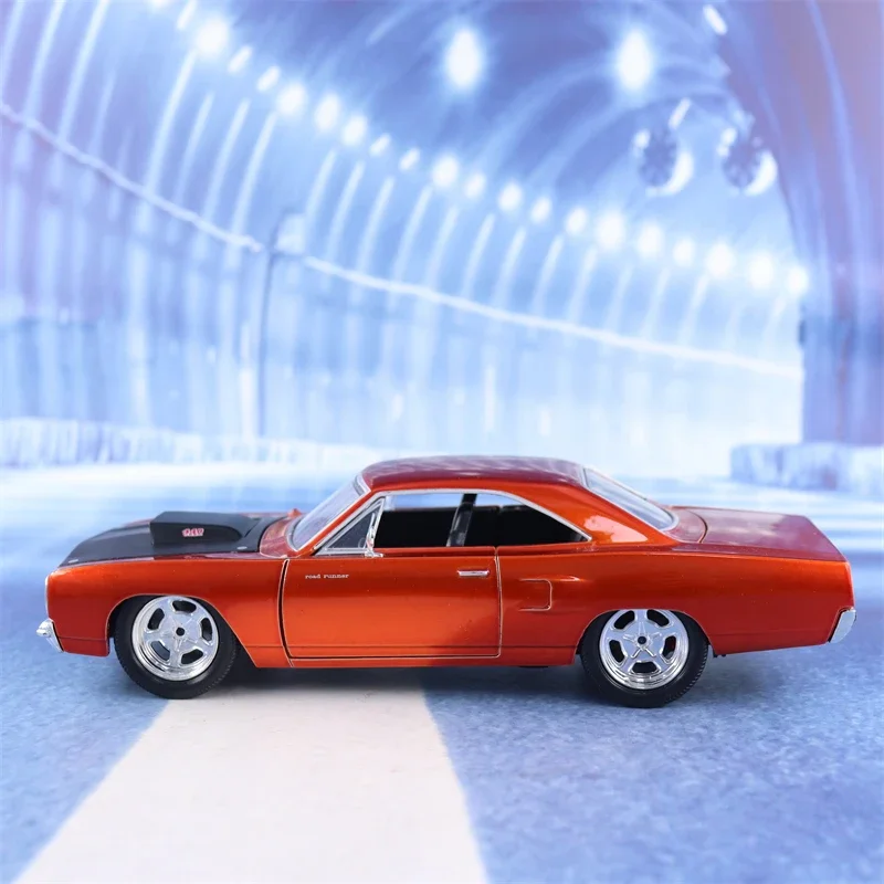 1:24 سريع وغاضب 1970 بليموث الطريق عداء مقياس سبيكة معدنية الكلاسيكية سيارة دييكاست لعبة مجسمة جمع هدية غاضبة