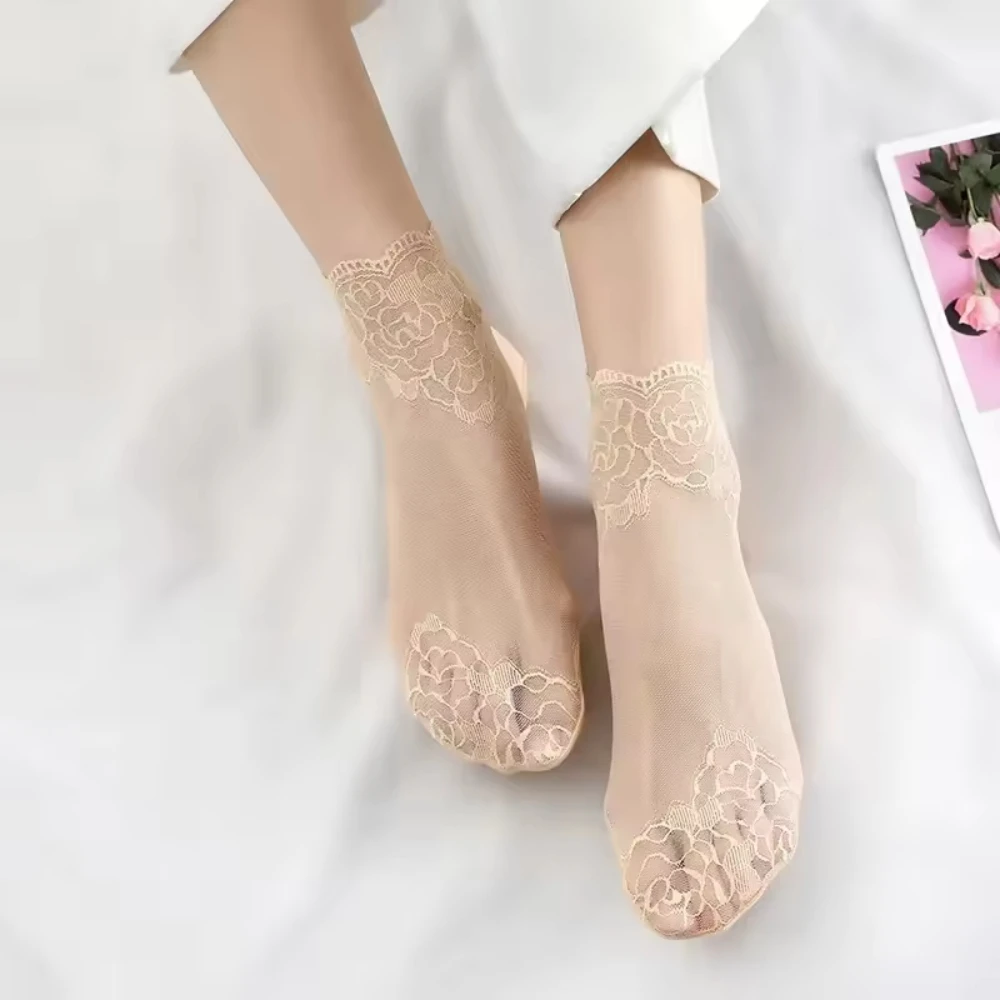 Damen Schöne Blumenspitze Socken Mode Sommer Mesh Kurze Süße Hohl Chaussette Weiche Baumwolle Unten Rutschfeste Lose Sokken – Detail 21