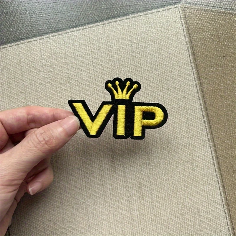 10PCS VIP Embroidery Patch Ironing Sewing Patch Badge Crown Decoration Mini Patch Bag Clothing Fabric Adhesive
